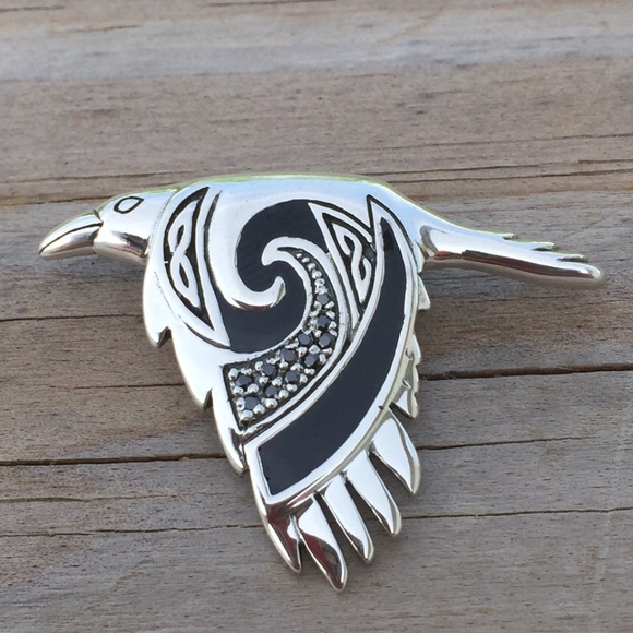 Raven in Flight Pendant .925 Sterling Silver w/ Black CZ and enamel Peter Stone - Picture 1 of 8